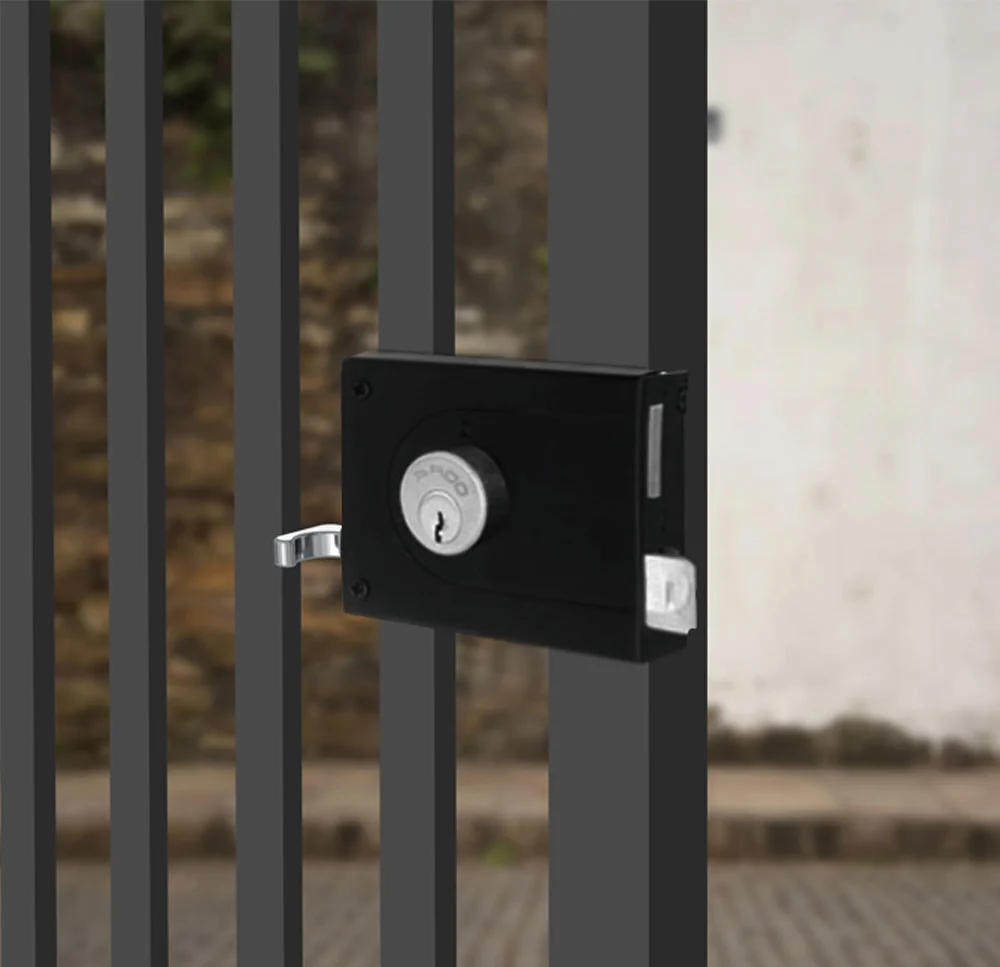 Fechadura de Sobrepor para Portão 525/100mm Inox Preta Pado