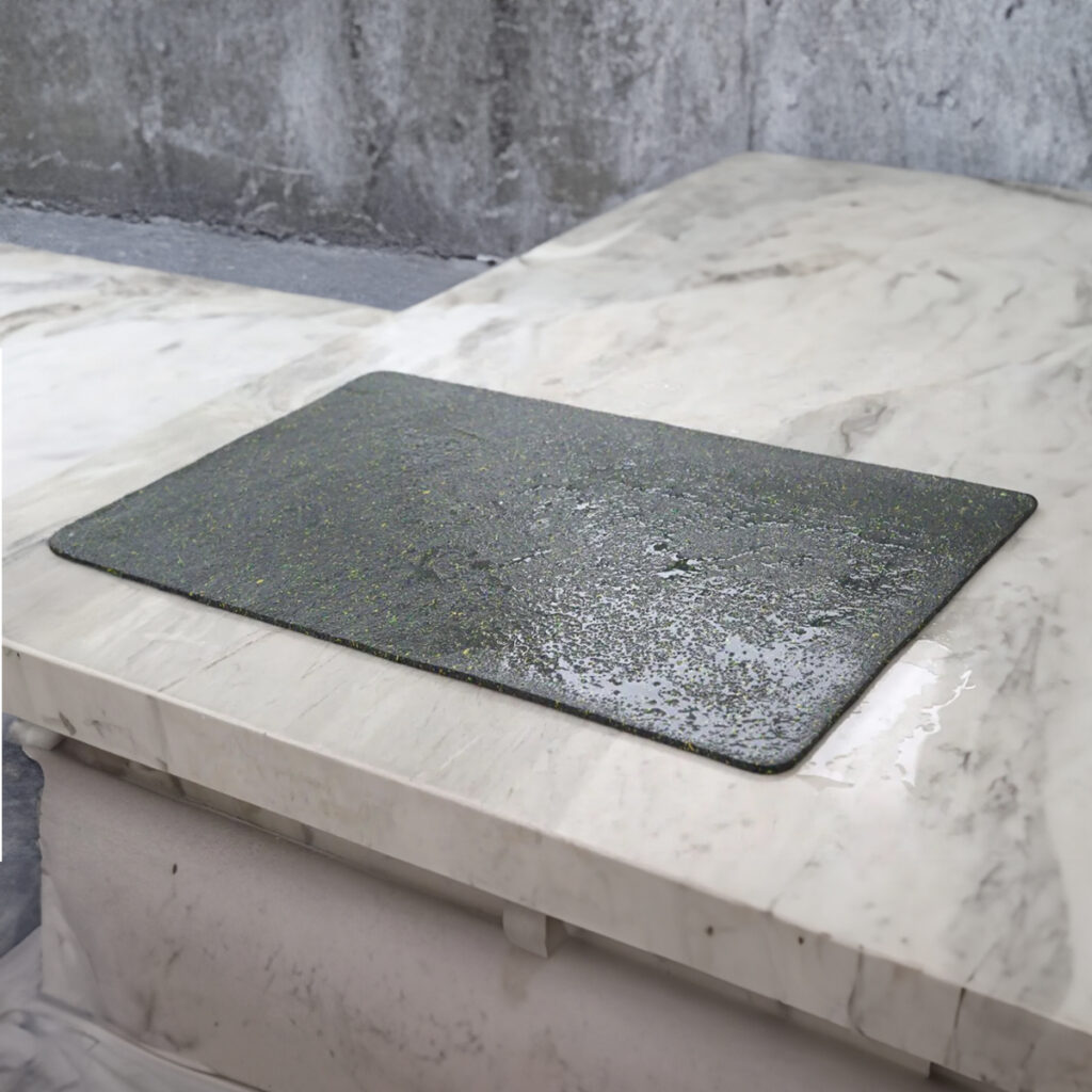 Tapete de Banheiro Emborrachado Cinza 60x40cm Kapazi - Imagem 2